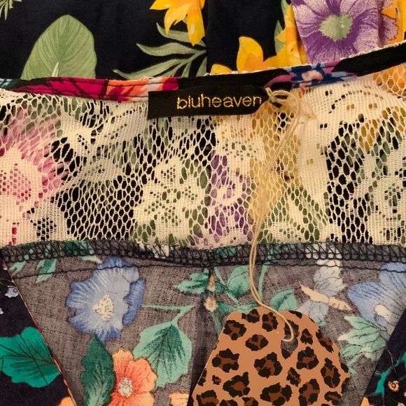 Blu Heaven Lace Floral Long Sleeve Top Plus Size 1X - Picture 8 of 8